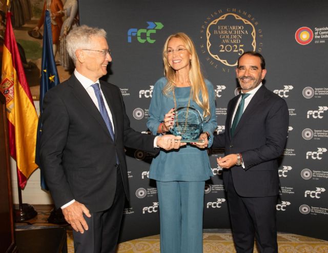 Esther Alcocer Koplowitz, galardonada con el Premio de Oro Eduardo Barrachina 2025 - 1, Foto 1