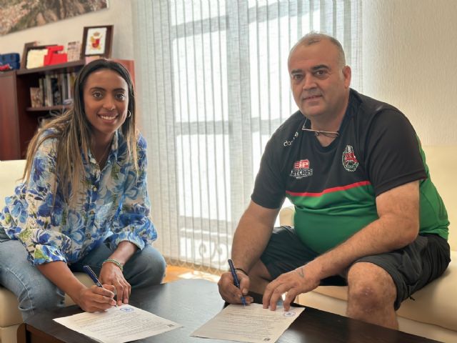 El Ayuntamiento renueva su apoyo al Moto Club Alhama con la firma de un nuevo convenio de colaboracin, Foto 1