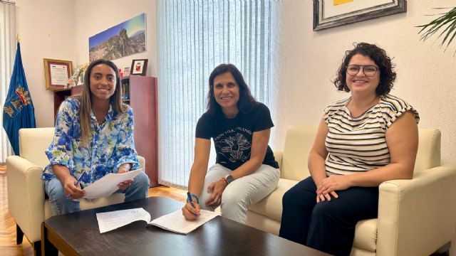 La cultura y el folklore de Alhama reciben nuevo impulso con la firma de un convenio, Foto 1