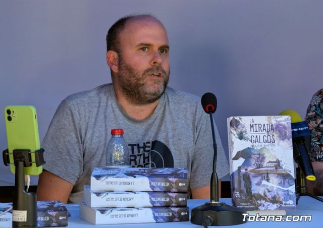 Hctor Bastida presenta 