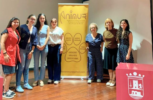 50 personas asisten en Alhama al curso de Animur sobre control de colonias felinas, Foto 1