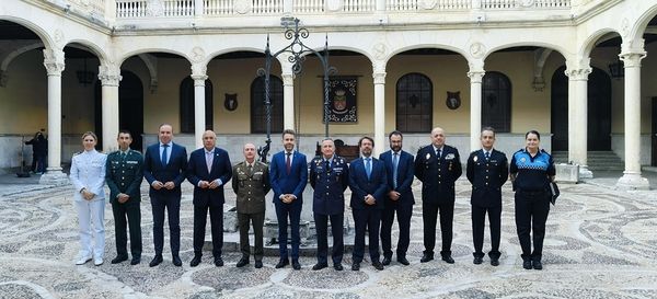 El Palacio Real de Valladolid reúne a expertos para debatir sobre defensa ante las amenazas híbridas en una jornada organizada por la UEMC - 1, Foto 1