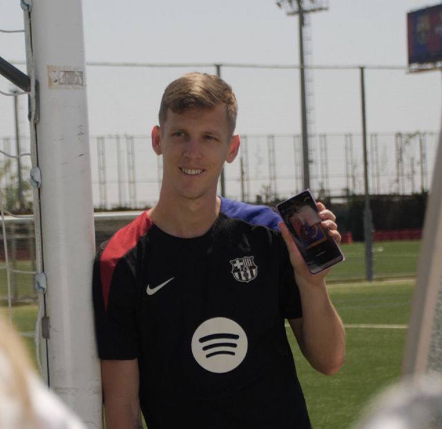 Collectibol marca un hito en el coleccionismo con los álbumes digitales oficiales del Barça y del Betis - 1, Foto 1