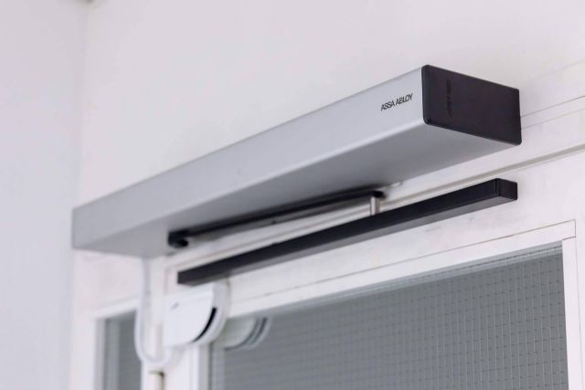 ASSA ABLOY optimiza la accesibilidad con puertas batientes automáticas de alto rendimiento - 1, Foto 1