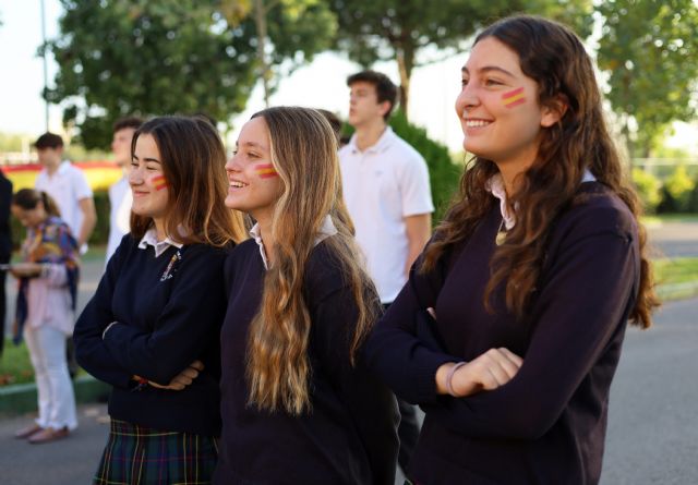 Un homenaje a la historia: Cumbres School celebra un año más el Día de la Bandera - 1, Foto 1
