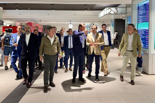 Óscar Puente visita el nuevo acceso directo de la Alta Velocidad en la estación de Chamartín - 1, Foto 1