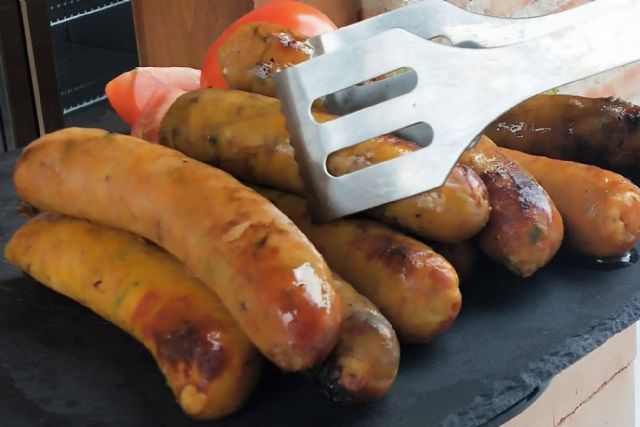 Embutidos colombianos y sabor latinoamericano, el sello de calidad de D’Carnilsa en España - 1, Foto 1