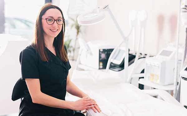 Formación Universitaria presenta el FP Preparatorio de Técnico Superior en Estética Integral y Bienestar - 1, Foto 1