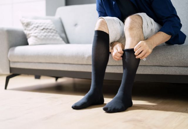 Dr. José María Egaña: Tras una cirugía venosa, las medias de compresión son absolutamente necesarias, porque minimizan síntomas y aceleran la recuperación - 1, Foto 1