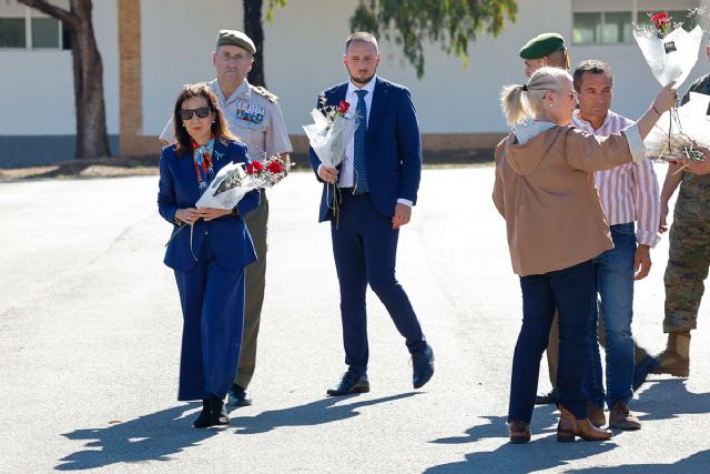 Robles reconoce el trabajo del Mando de Operaciones Especiales en Letur tras el paso de la DANA