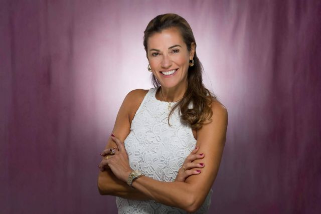 Foto corporativa con sello profesional; Felix Damian abre nuevo estudio en Paseo del Prado - 1, Foto 1