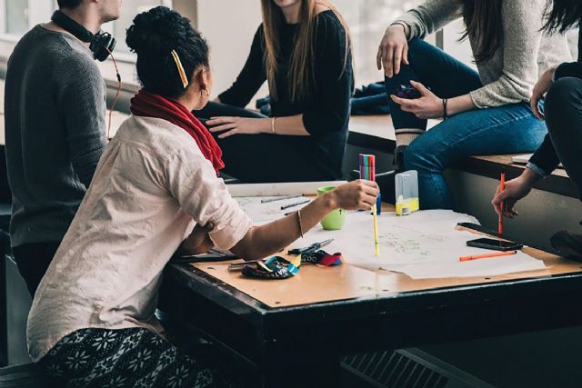 La afiliación a la Seguridad Social supera los 21,8 millones de afiliados medios, en el segundo mejor octubre de la serie - 1, Foto 1