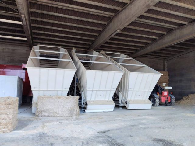 Un paso adelante en la maquinaria para forraje, CM Barreal lanza un alimentador de fibras automatizado - 1, Foto 1