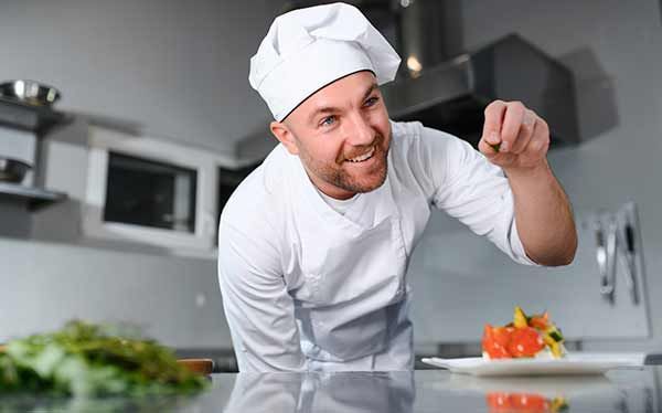 Formación Universitaria impulsa la preparación en el sector culinario con su FP en Cocina y Gastronomía - 1, Foto 1