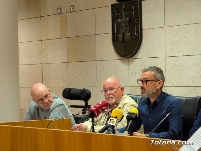 Totana se vuelca con la ELA y entrega un cheque de 7.647,15 euros tras un histrico partido benfico - 6