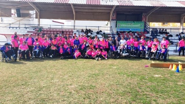 Más de 300 personas participan III Gymkana Inclusiva Intermunicipal, celebrada en el estadio municipal “Juan Cayuela”, promovida por el IES Prado Mayor, Foto 1