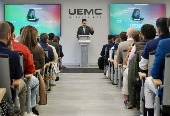 La UEMC impulsa la reflexión sobre el impacto de la inteligencia artificial en la empresa durante una jornada sobre transformación digital - 1, Foto 1