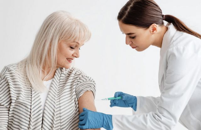 Dr. José Manuel Calderón, especialista en Medicina Preventiva de Policlínica Gipuzkoa: Inmunizarse es clave para evitar casos graves de gripe y colapsos en el sistema sanitario - 1, Foto 1