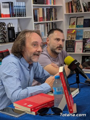 Gonzalo Martnez Cnovas presenta sus dos nuevas obras sobre Jimnez de Asa y la Causa 443 - 3