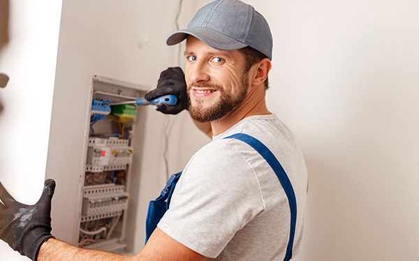 Formación Universitaria refuerza su oferta formativa con el preparatorio de Técnico Superior en Sistemas Electrotécnicos y Automatizados - 1, Foto 1