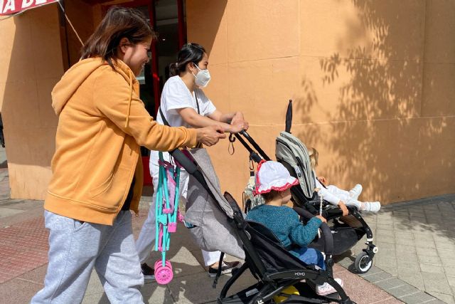 Las solicitudes para residir y trabajar en España se duplican desde la entrada en vigor del nuevo Reglamento de la Ley de Extranjería - 1, Foto 1