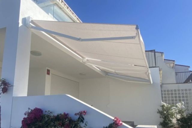 Toldos que refrescan; hasta 10?°C menos en chalets, pisos y apartamentos con orientación sur - 1, Foto 1