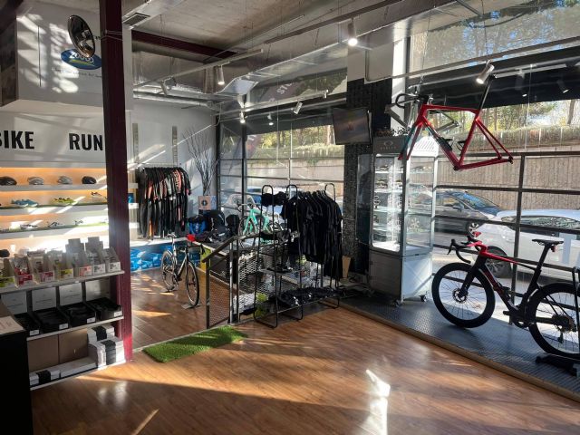 Tri One Store; el punto de encuentro del deporte en Madrid que está revolucionando la compra de material y el entrenamiento - 1, Foto 1