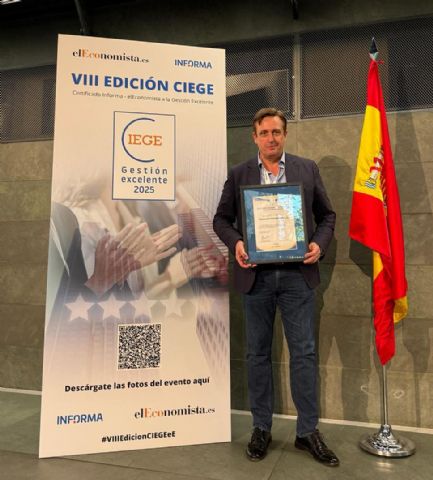 Formación Universitaria recibe el Certificado CIEGE 2025 que reconoce su excelencia en la gestión empresarial - 1, Foto 1