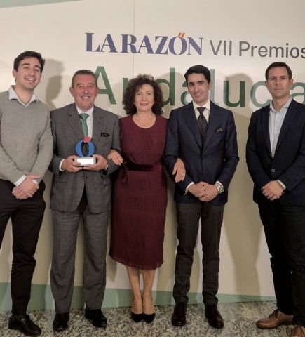 El Grupo Azahara recibe el galardón a laMejor Agencia de Comunicación 360º en los VII Premios Andalucía de LaRazón - 1, Foto 1