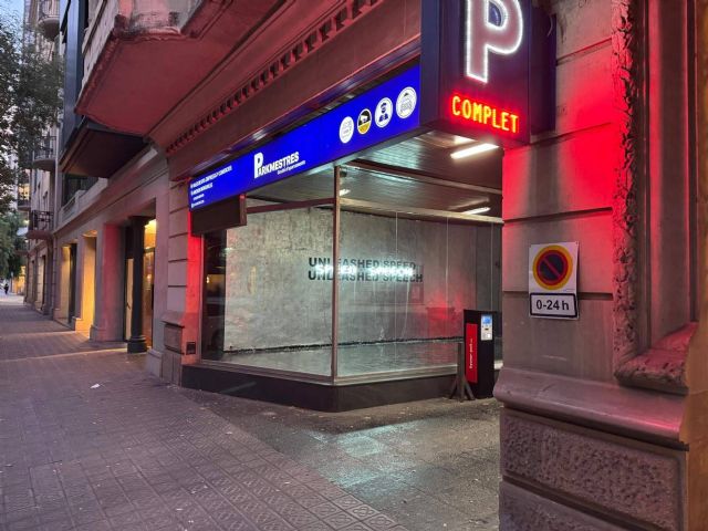 Stefan Brüggemann irrumpe en Parking con una reflexión visual sobre la velocidad y el discurso contemporáneo - 1, Foto 1