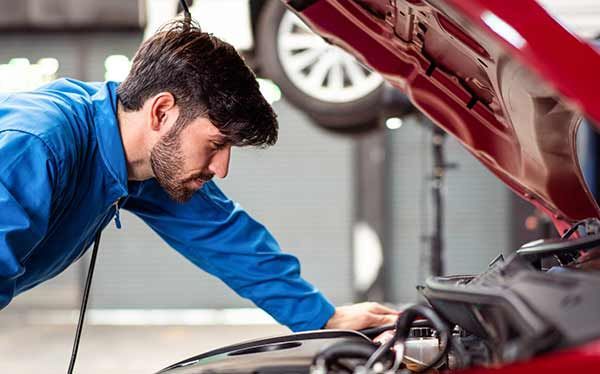 Formación Universitaria impulsa la capacitación técnica en automoción con su programa preparatorio oficial - 1, Foto 1
