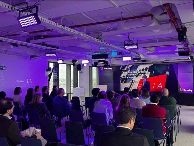 La abogacía entra en una nueva era en la que LegalTech y LegalOps redefinen los procesos y la toma de decisiones - 1, Foto 1