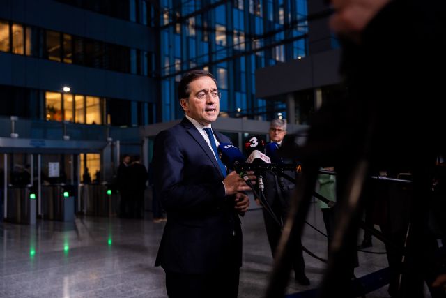 Albares insta en la OTAN a reforzar el apoyo a Ucrania y a presionar a Rusia para poner fin a la agresión - 1, Foto 1