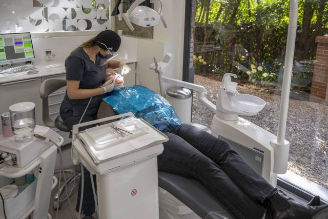 Un oasis en Madrid; la clínica dental que combina tecnología de vanguardia con un entorno natural único - 1, Foto 1