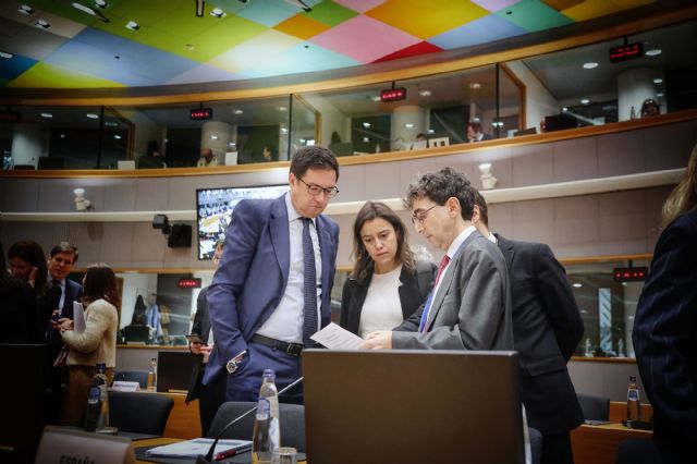 Óscar López defiende a la Comisión Europea frente a las críticas de Estados Unidos por la multa a X - 1, Foto 1