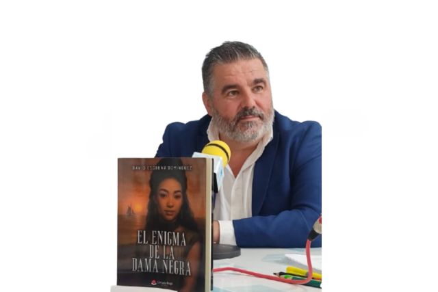 David Escobar Domínguez irrumpe en el thriller español con El enigma de la Dama Negra, una novela de misterio arraigada en la Rota más profunda - 1, Foto 1