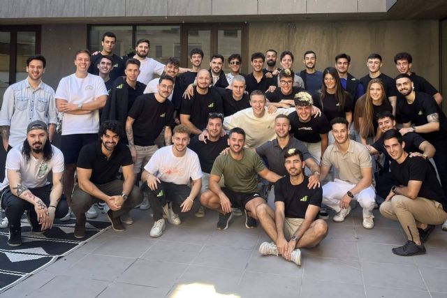 Tradeando.net, fundada por Enrique Moris, recibe el premio a la mayor academia de Europa tras superar los 60.000 alumnos - 1, Foto 1