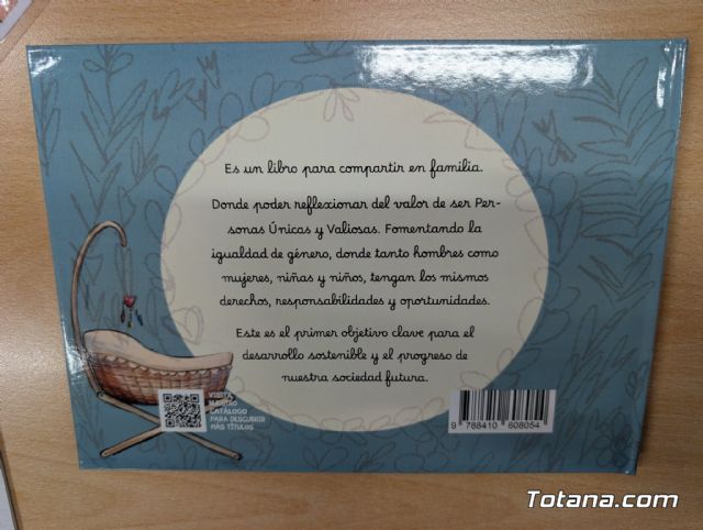 Una tarde de Super P�s: Patricia Salas y Eulalia In�s Ba�os presentan el cuento ilustrado 