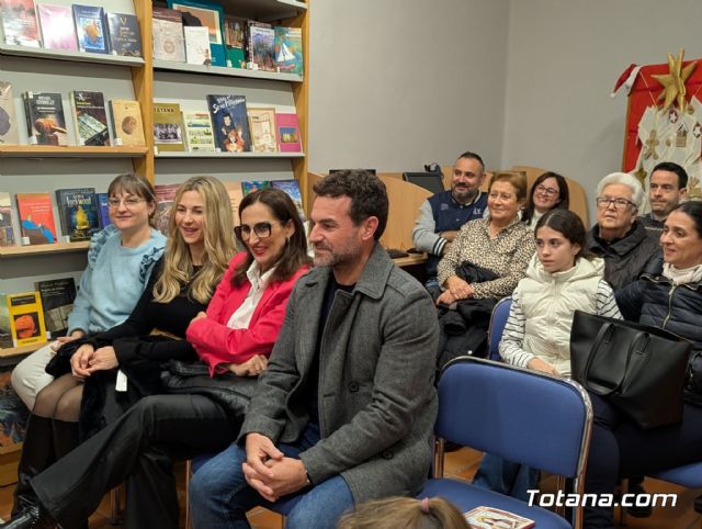 Una tarde de Super P�s: Patricia Salas y Eulalia In�s Ba�os presentan el cuento ilustrado 