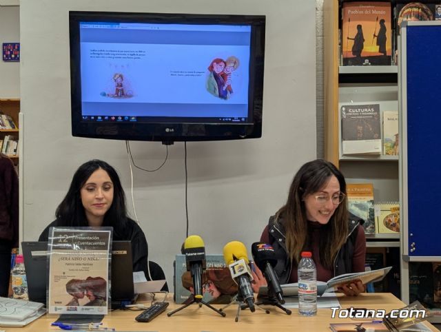 Una tarde de Super P�s: Patricia Salas y Eulalia In�s Ba�os presentan el cuento ilustrado 