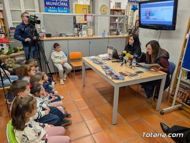 Una tarde de Super P�s: Patricia Salas y Eulalia In�s Ba�os presentan el cuento ilustrado 
