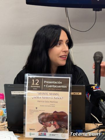 Una tarde de Super P�s: Patricia Salas y Eulalia In�s Ba�os presentan el cuento ilustrado 