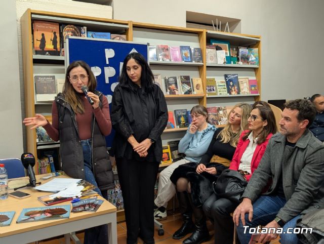 Una tarde de Super P�s: Patricia Salas y Eulalia In�s Ba�os presentan el cuento ilustrado 