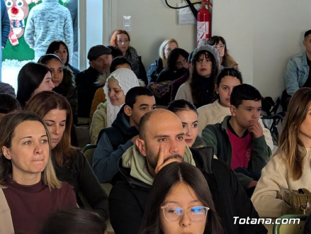 Cuatro aniversarios y un solo coraz�n: El IES Prado Mayor clausura sus celebraciones hist�ricas en Totana - 11