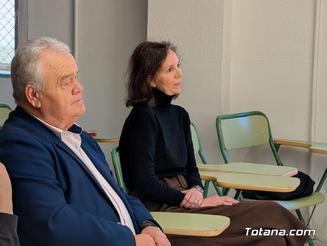 Cuatro aniversarios y un solo coraz�n: El IES Prado Mayor clausura sus celebraciones hist�ricas en Totana - 14