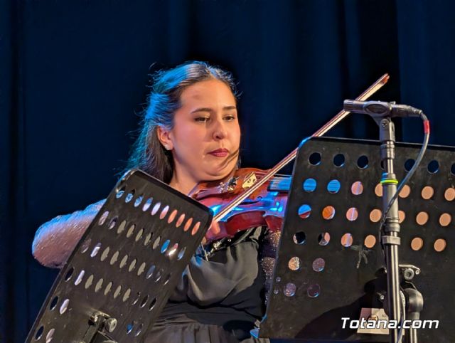 Totana recibe al 2026 con la magia de �Blue Moon� en un emotivo Concierto de A�o Nuevo - 10