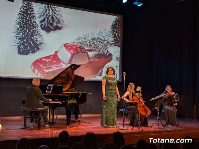 Totana recibe al 2026 con la magia de �Blue Moon� en un emotivo Concierto de A�o Nuevo - 7