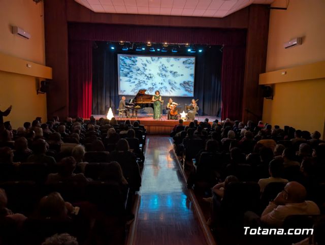 Totana recibe al 2026 con la magia de �Blue Moon� en un emotivo Concierto de A�o Nuevo - 17