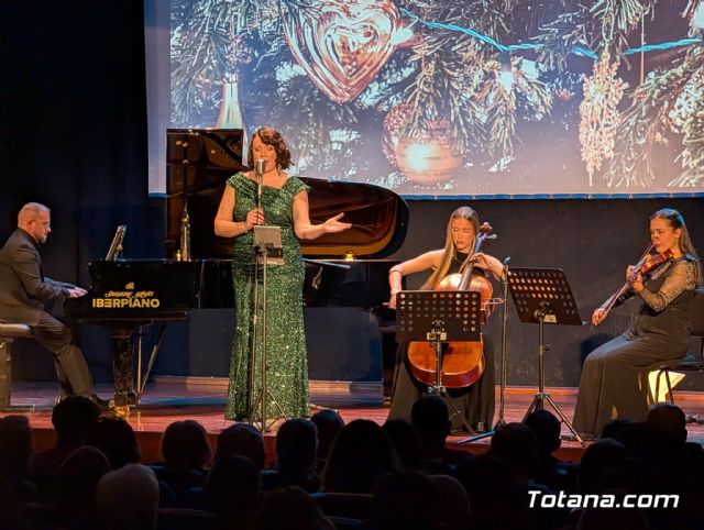 Totana recibe al 2026 con la magia de �Blue Moon� en un emotivo Concierto de A�o Nuevo - 19