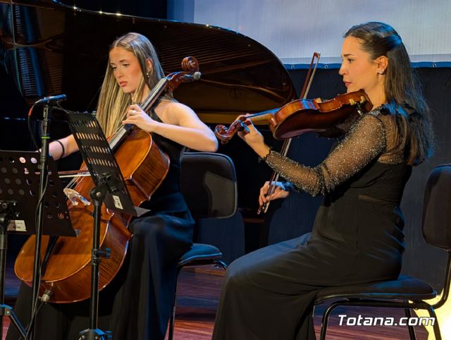 Totana recibe al 2026 con la magia de �Blue Moon� en un emotivo Concierto de A�o Nuevo - 20